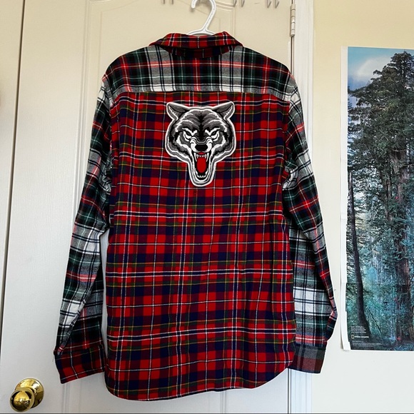 Gap mens split plaid long sleeve red themed wolf embroidered button up - Picture 5 of 7